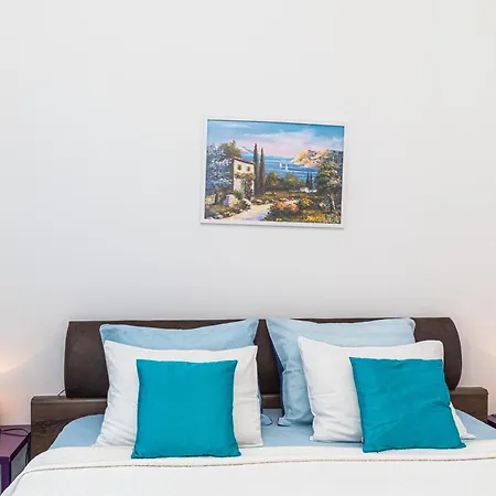 Apartament Tina *